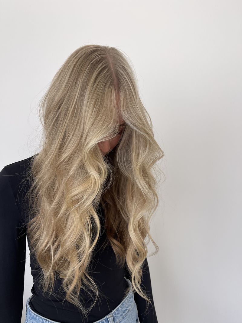 Long, soft lived-in blonde waves
